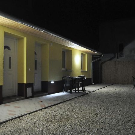 Csongradi Vendegvaro Apartmanok, Szarka Haz Dış mekan fotoğraf
